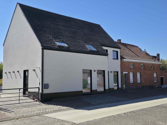 Enorm lichtrijke en energiezuinige woning met uitzonderlijk potentieel!