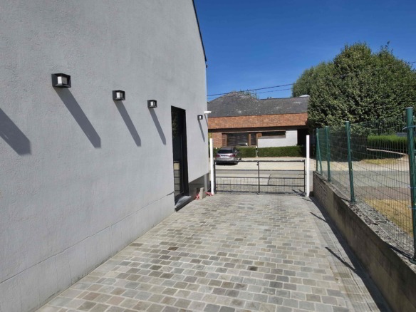 Enorm lichtrijke en energiezuinige woning met uitzonderlijk potentieel!