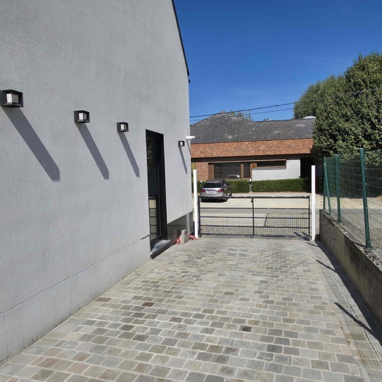 Enorm lichtrijke en energiezuinige woning met uitzonderlijk potentieel!