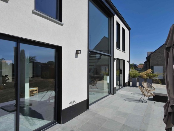 Enorm lichtrijke en energiezuinige woning met uitzonderlijk potentieel!
