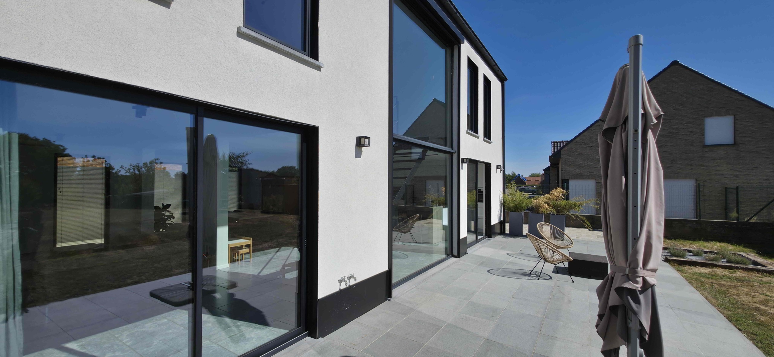 Enorm lichtrijke en energiezuinige woning met uitzonderlijk potentieel!