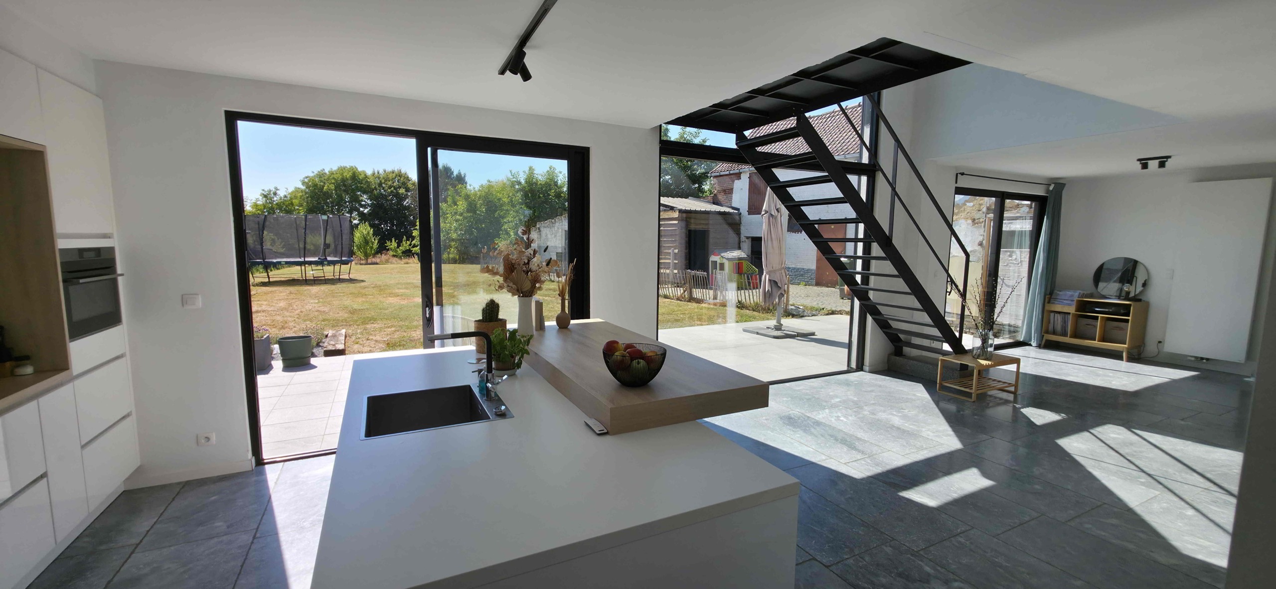 Enorm lichtrijke en energiezuinige woning met uitzonderlijk potentieel!