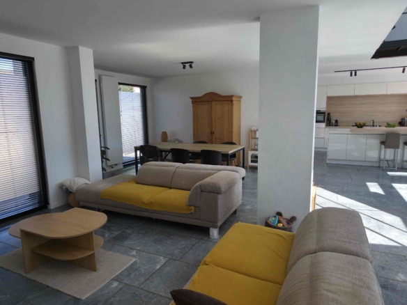 Enorm lichtrijke en energiezuinige woning met uitzonderlijk potentieel!