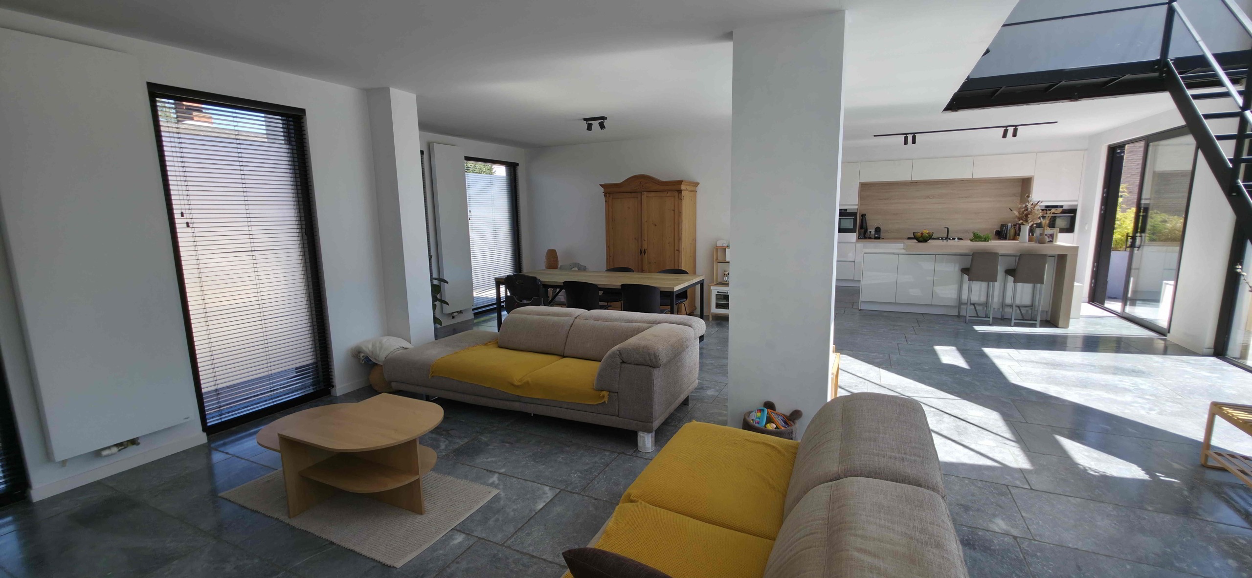 Enorm lichtrijke en energiezuinige woning met uitzonderlijk potentieel!