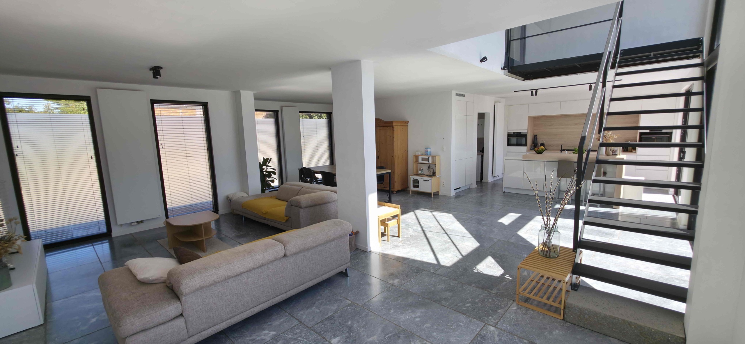 Enorm lichtrijke en energiezuinige woning met uitzonderlijk potentieel!