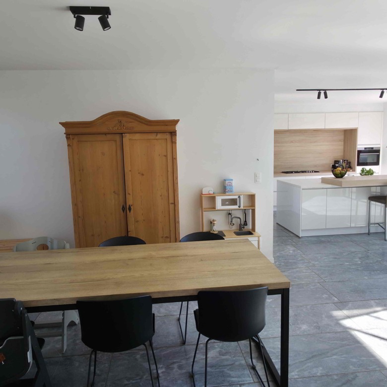Enorm lichtrijke en energiezuinige woning met uitzonderlijk potentieel!