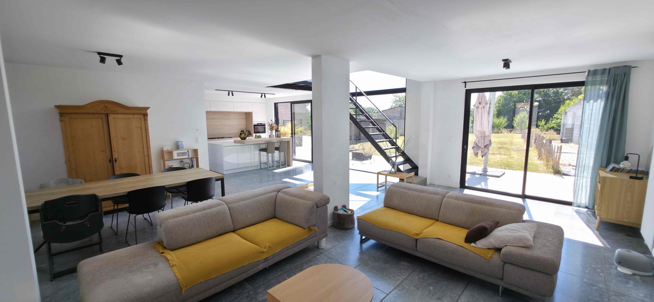 Enorm lichtrijke en energiezuinige woning met uitzonderlijk potentieel!