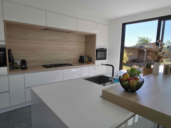 Enorm lichtrijke en energiezuinige woning met uitzonderlijk potentieel!
