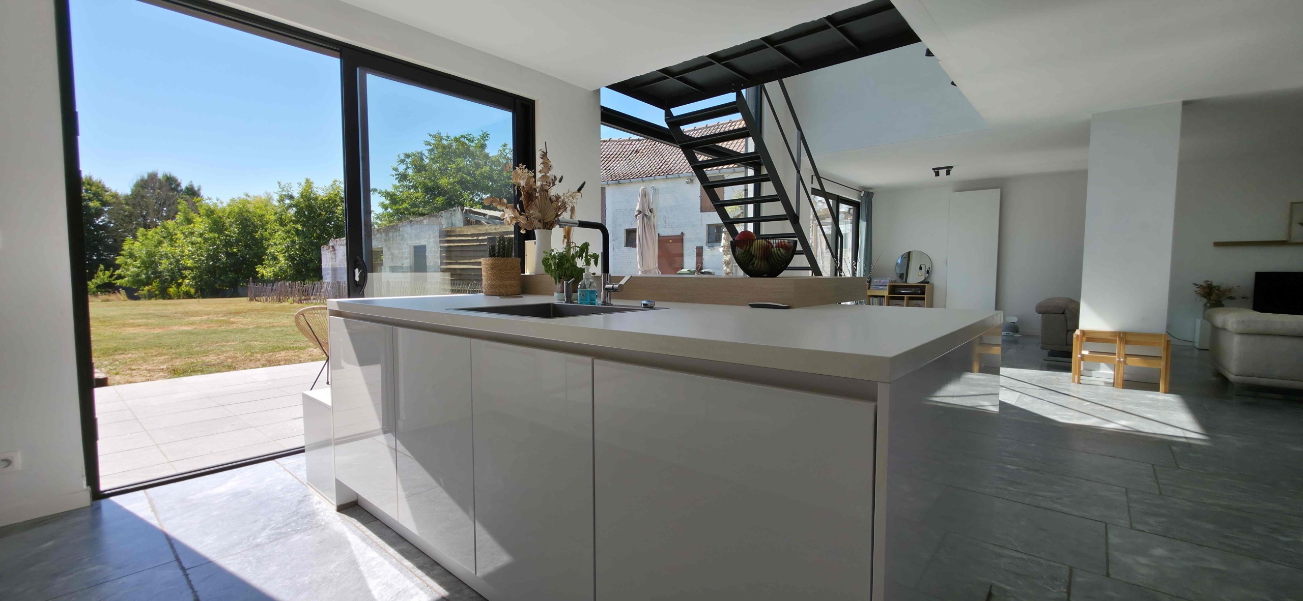 Enorm lichtrijke en energiezuinige woning met uitzonderlijk potentieel!