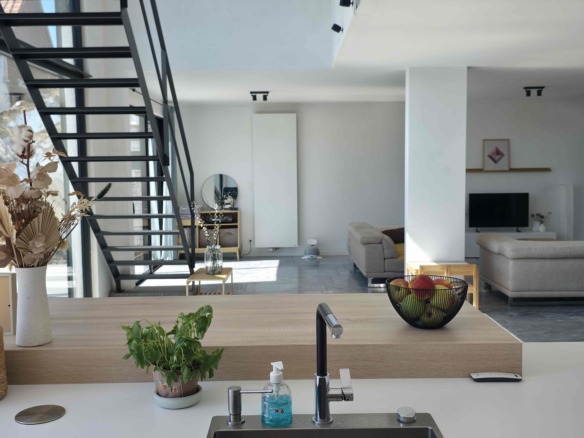 Enorm lichtrijke en energiezuinige woning met uitzonderlijk potentieel!