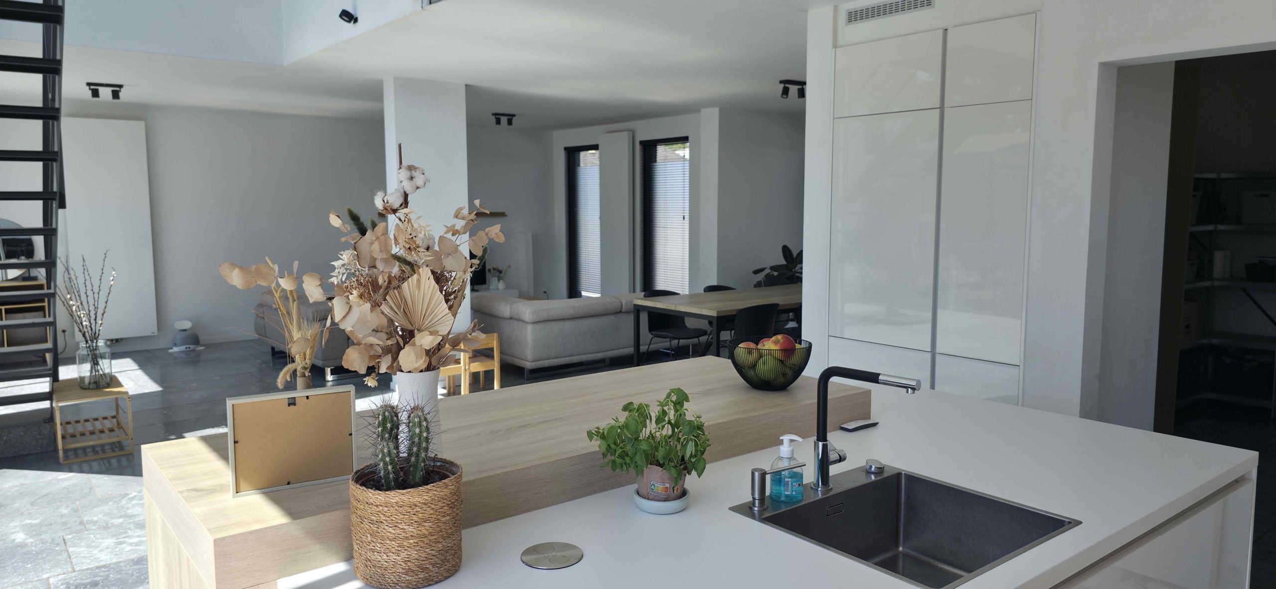 Enorm lichtrijke en energiezuinige woning met uitzonderlijk potentieel!