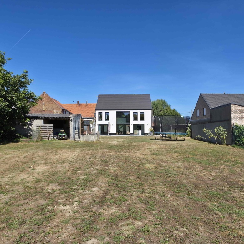 Enorm lichtrijke en energiezuinige woning met uitzonderlijk potentieel!