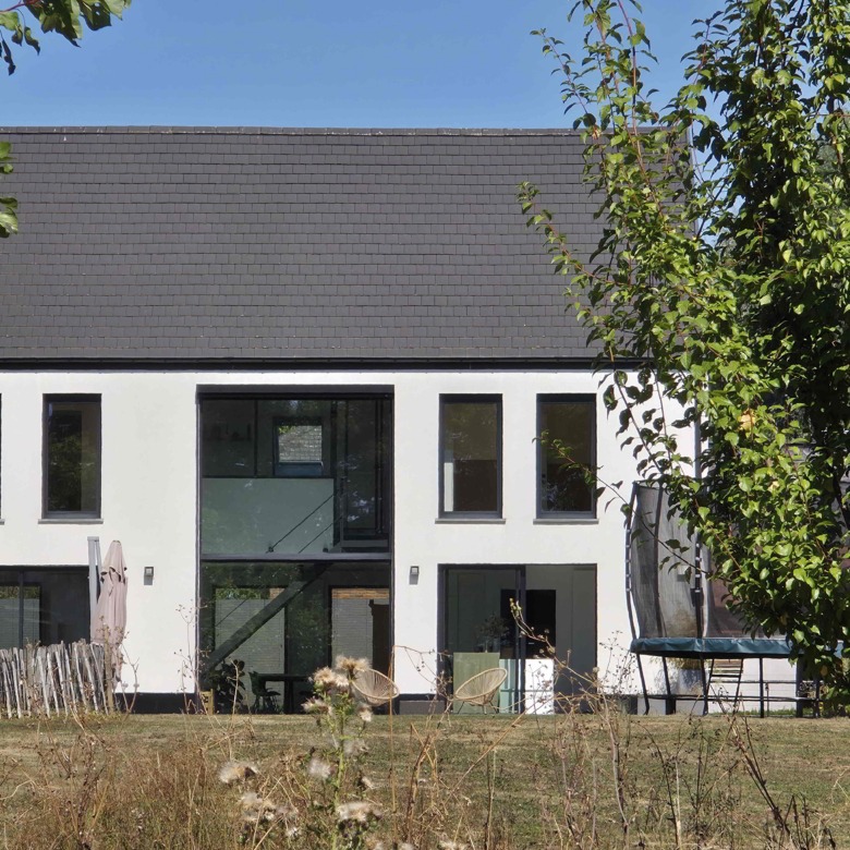 Enorm lichtrijke en energiezuinige woning met uitzonderlijk potentieel!
