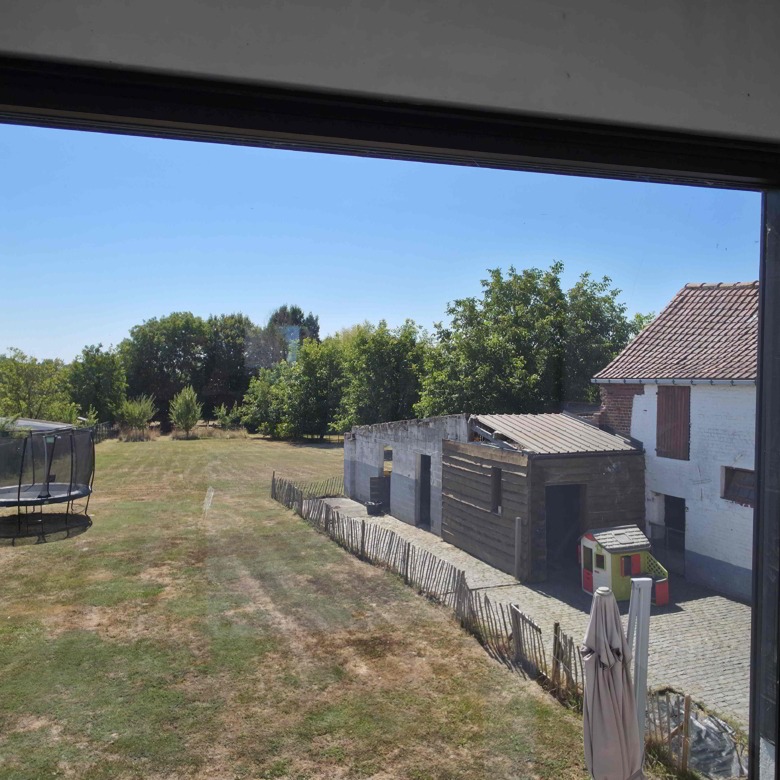 Enorm lichtrijke en energiezuinige woning met uitzonderlijk potentieel!