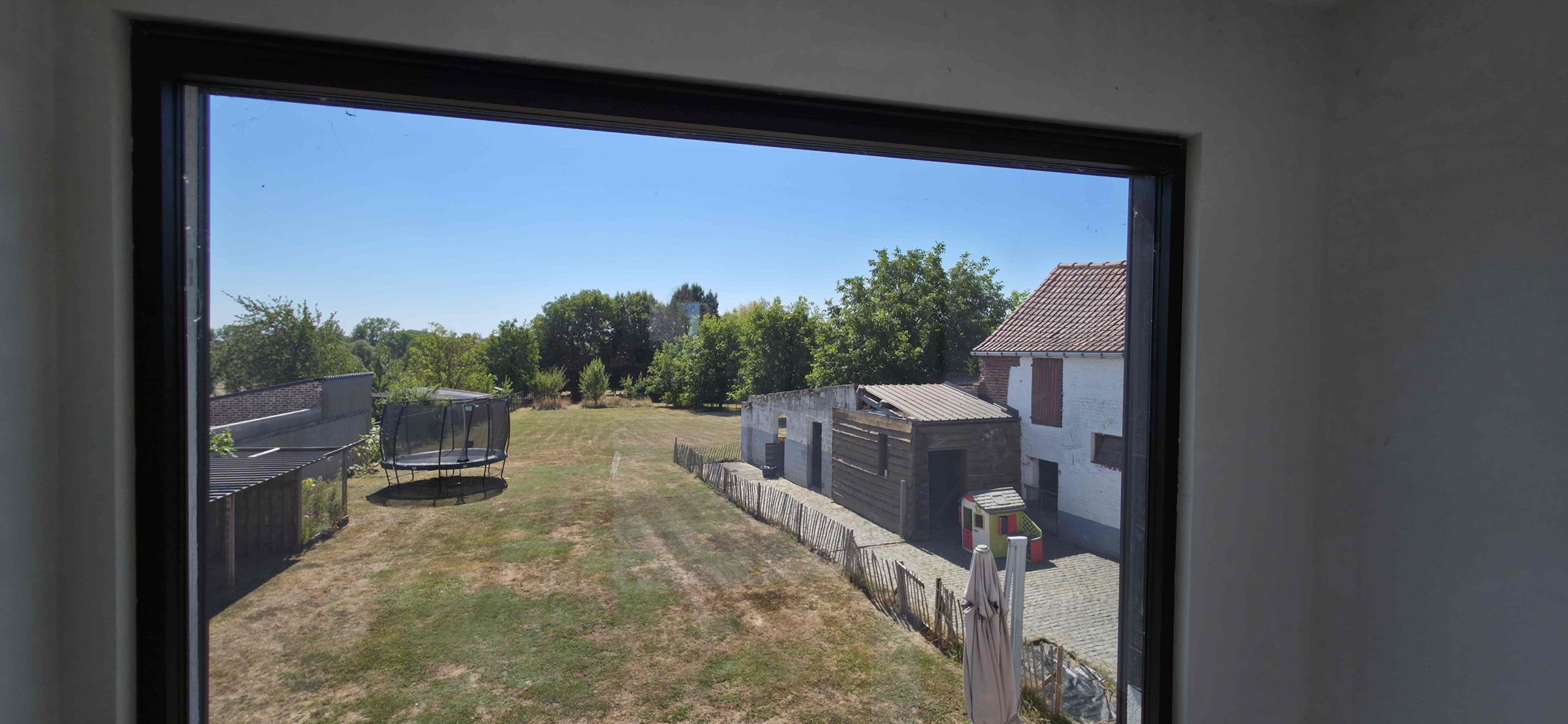 Enorm lichtrijke en energiezuinige woning met uitzonderlijk potentieel!