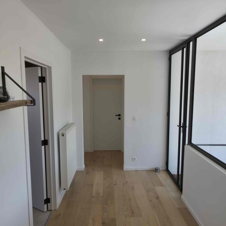 Enorm lichtrijke en energiezuinige woning met uitzonderlijk potentieel!