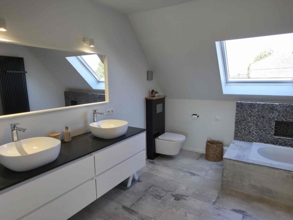Enorm lichtrijke en energiezuinige woning met uitzonderlijk potentieel!