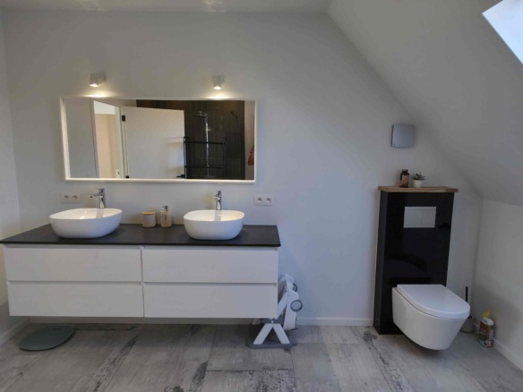 Enorm lichtrijke en energiezuinige woning met uitzonderlijk potentieel!