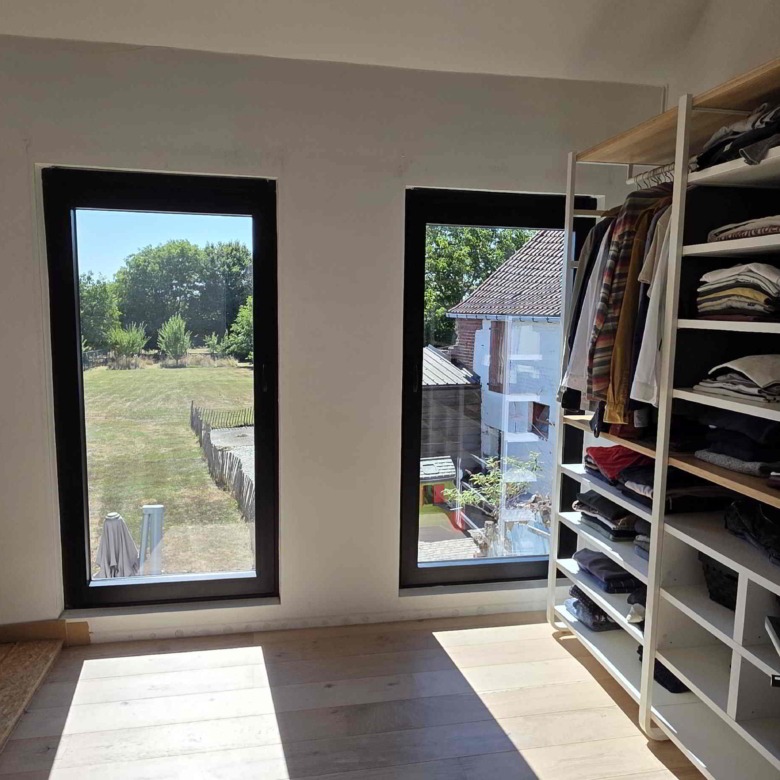 Enorm lichtrijke en energiezuinige woning met uitzonderlijk potentieel!