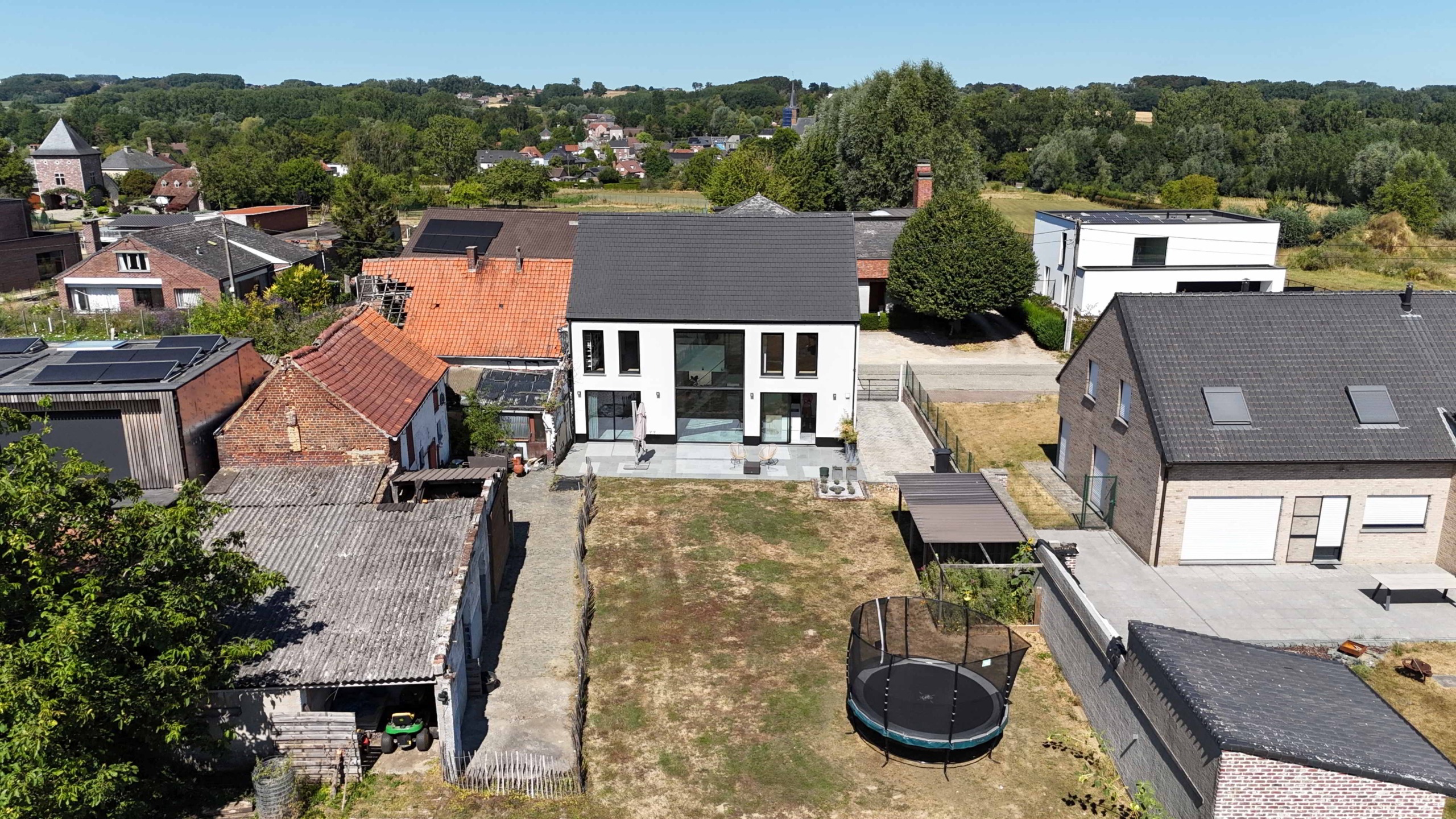 Enorm lichtrijke en energiezuinige woning met uitzonderlijk potentieel!