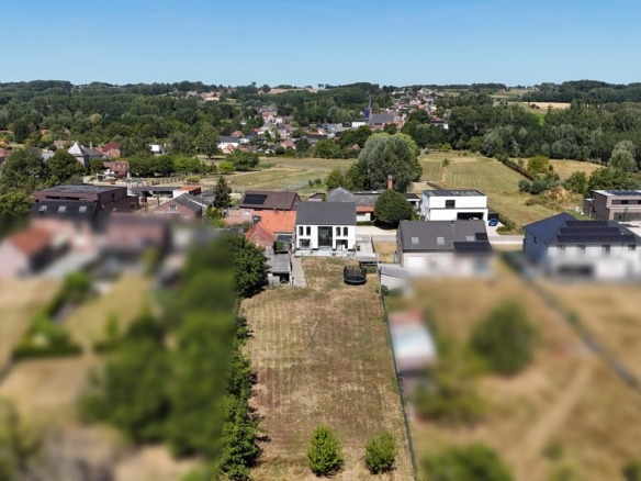 Enorm lichtrijke en energiezuinige woning met uitzonderlijk potentieel!