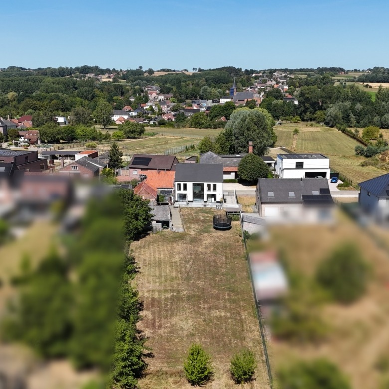 Enorm lichtrijke en energiezuinige woning met uitzonderlijk potentieel!