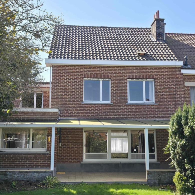 Ruime gezinswoning op toplocatie aan de stadsrand